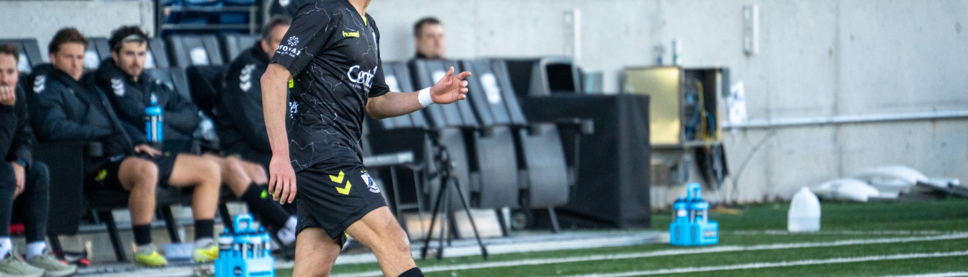 Younes Boudadi on the ball against AV Alta FC