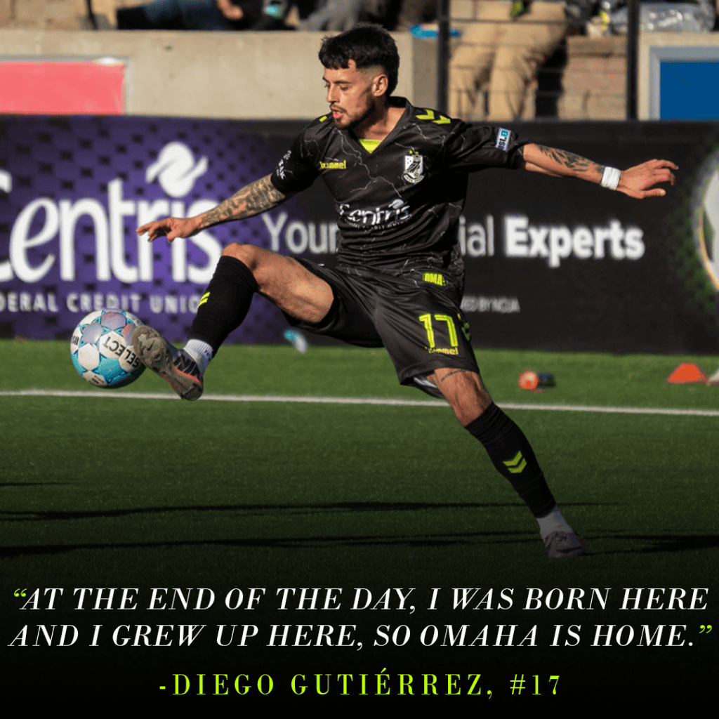Diego Gutierrez controlling the ball