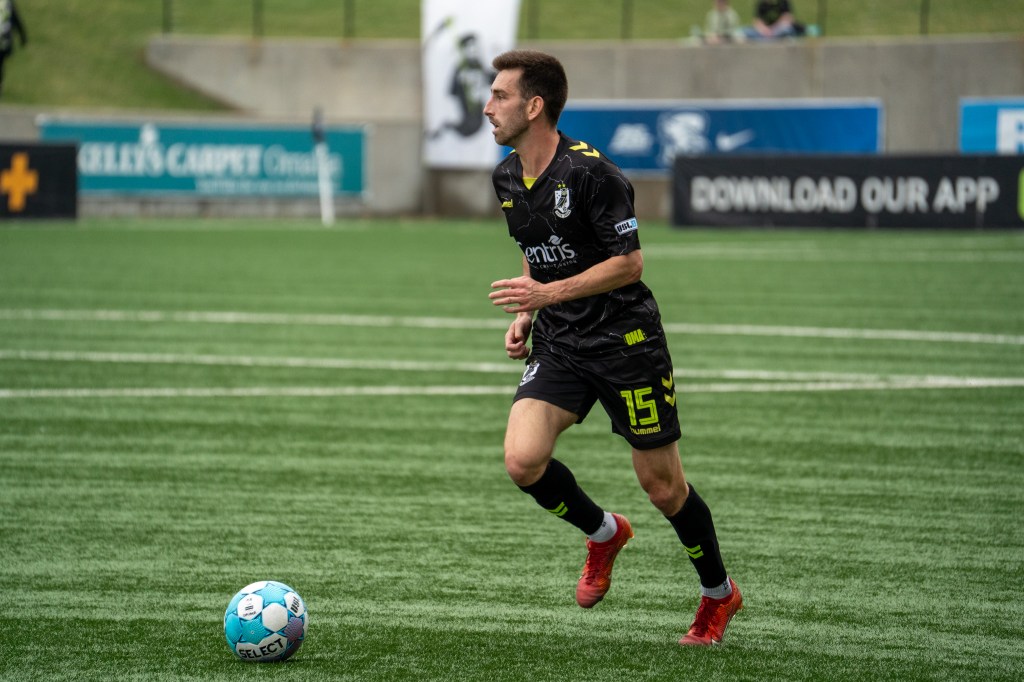 Brandon Knapp on the ball